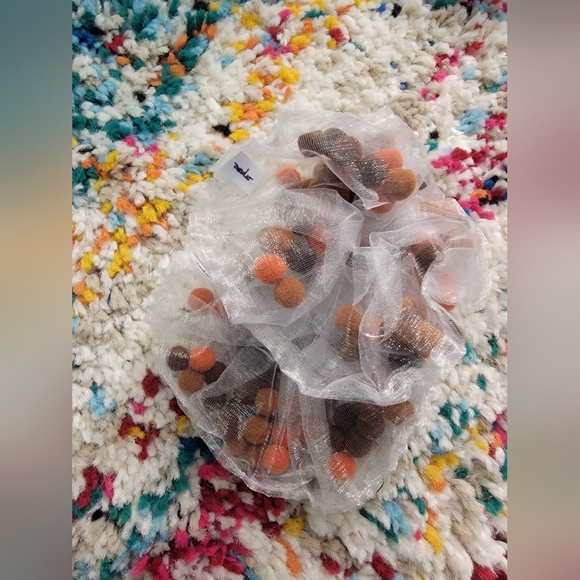 Orpomo Pompom Scruchies - Picture 9 of 11